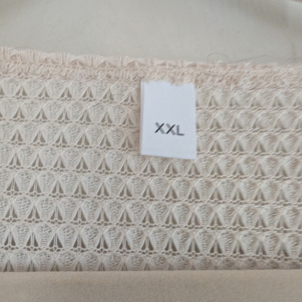 Elegant Cream Lace Detail Women's Top - Picture 2 of 3